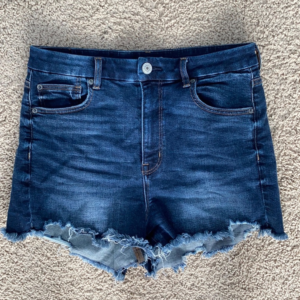 GREAT CONDITION!! Dark wash Curvy Shorts